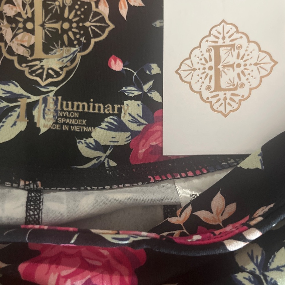 Eluminary NWT Floral Rose Print Women's Leggings - Black and Pink Size S - Picture 2 of 7